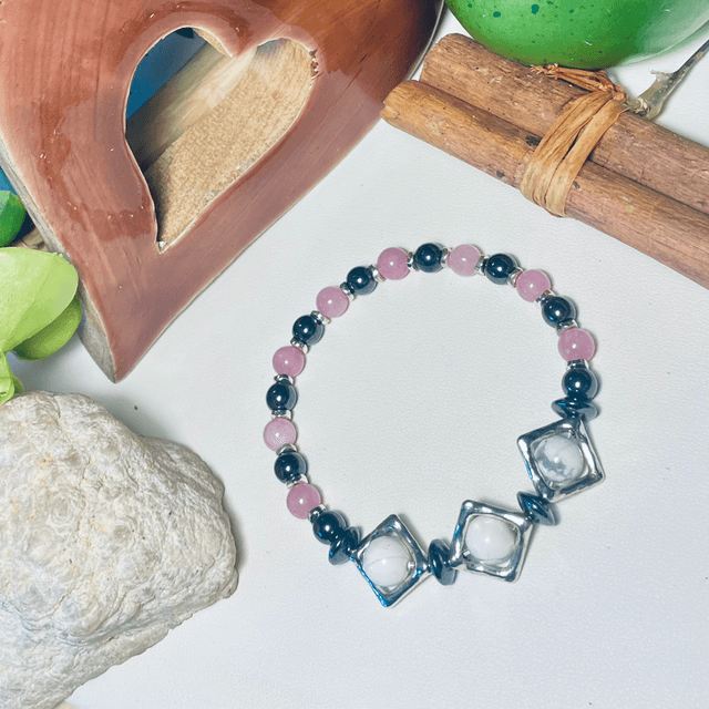 QUIÉTUDE Lepidolite Hématite et  Howlite 